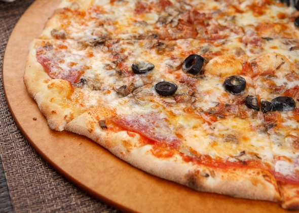 Пицца с ветчиной