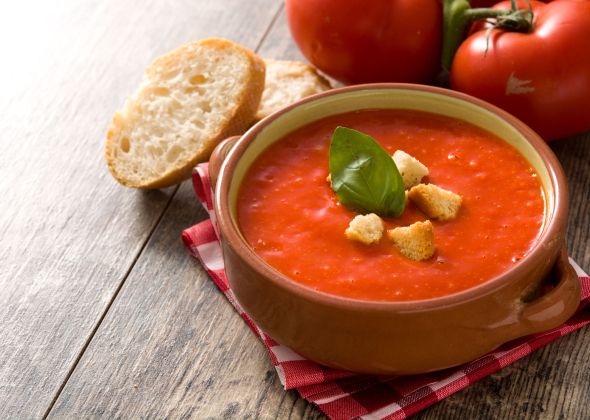 Сливочно-томатный суп на курином бульоне