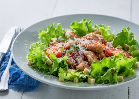 Салат «Цезарь» по-домашнему