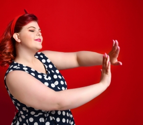 5 исторических периодов, когда в моде были аппетитные формы