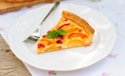 Готовим ватрушки с нектаринами 