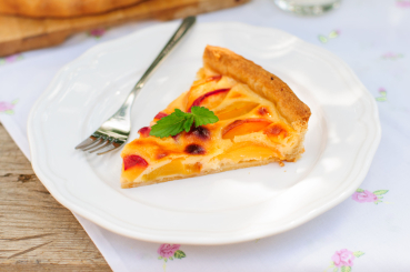 Готовим ватрушки с нектаринами 