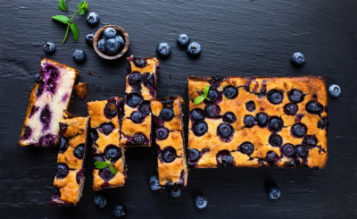 Готовим ягодно-йогуртовые кексы 