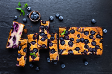 Готовим ягодно-йогуртовые кексы 