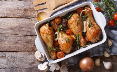 Блюдо дня: куриные голени в сливочно-грибном соусе