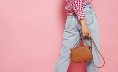 Замша, кожа и плюш: как ухаживать за любимыми сумками