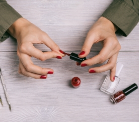 Как сделать ногти зрительно длиннее 