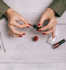 Как сделать ногти зрительно длиннее 