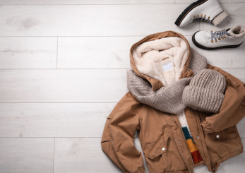 Как стирать пуховик и зачем нужна дома тележка  с колесиками